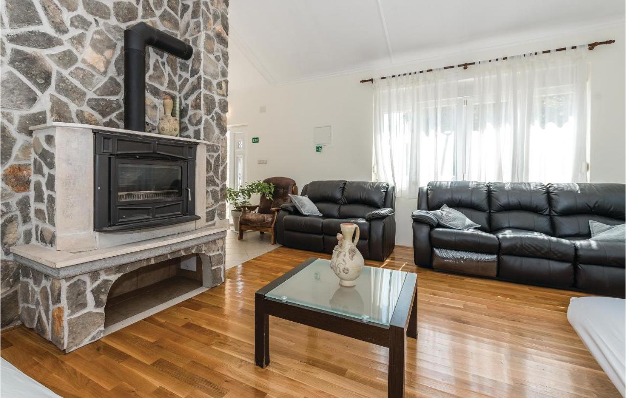 Lovely Home In Sibenik-Brodarica With Kitchen Donje Polje Esterno foto