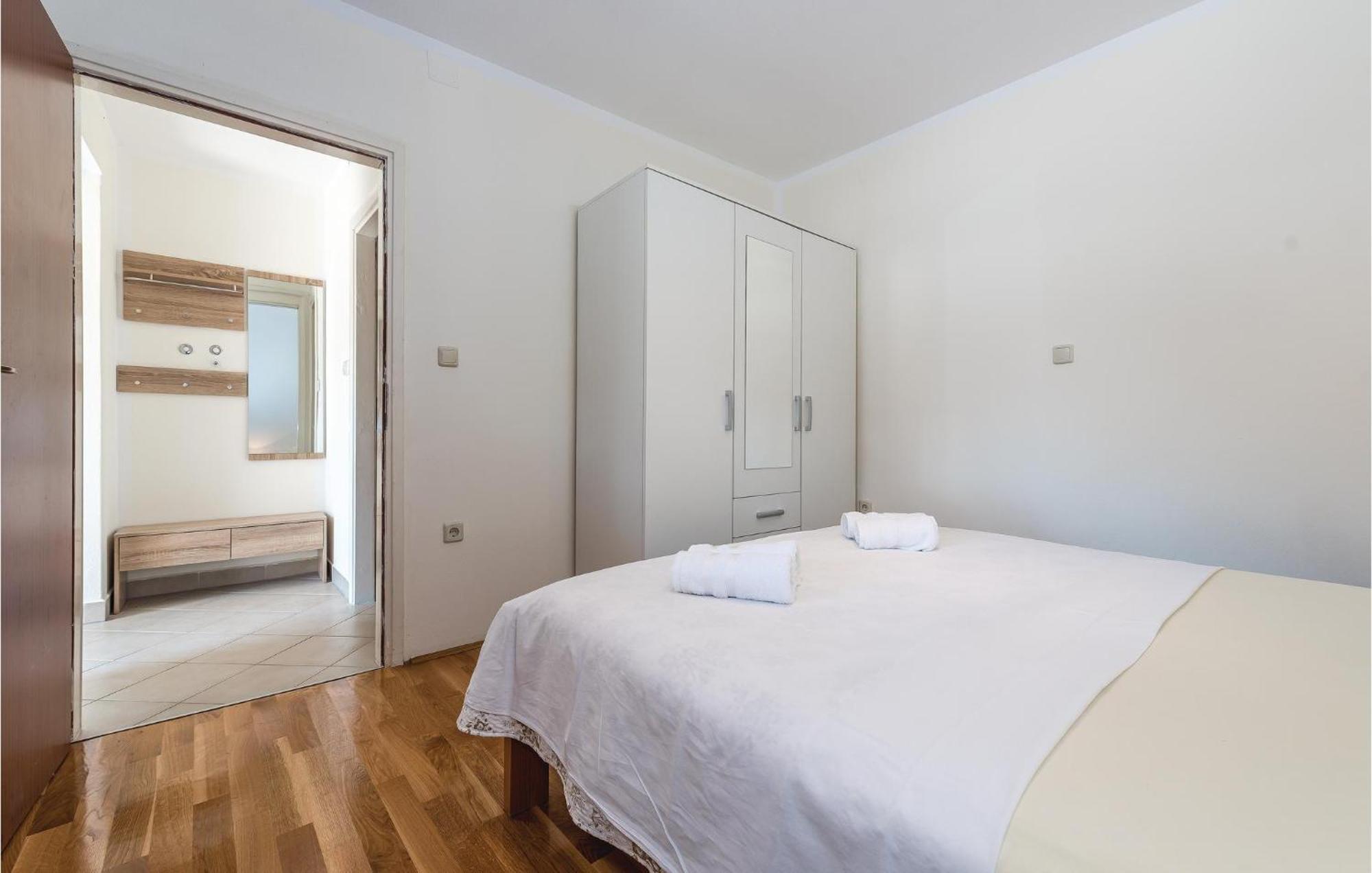 Lovely Home In Sibenik-Brodarica With Kitchen Donje Polje Esterno foto